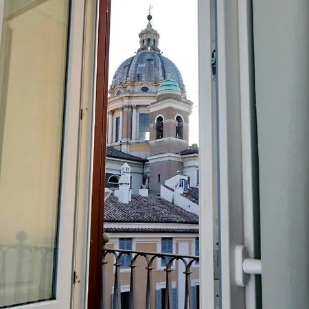 بيت ضيافة Boutique Della Croce 4*