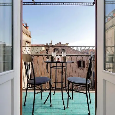 بيت ضيافة Boutique Della Croce 4*