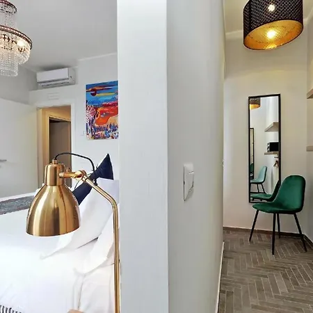 Affittacamere Boutique Della Croce 4*